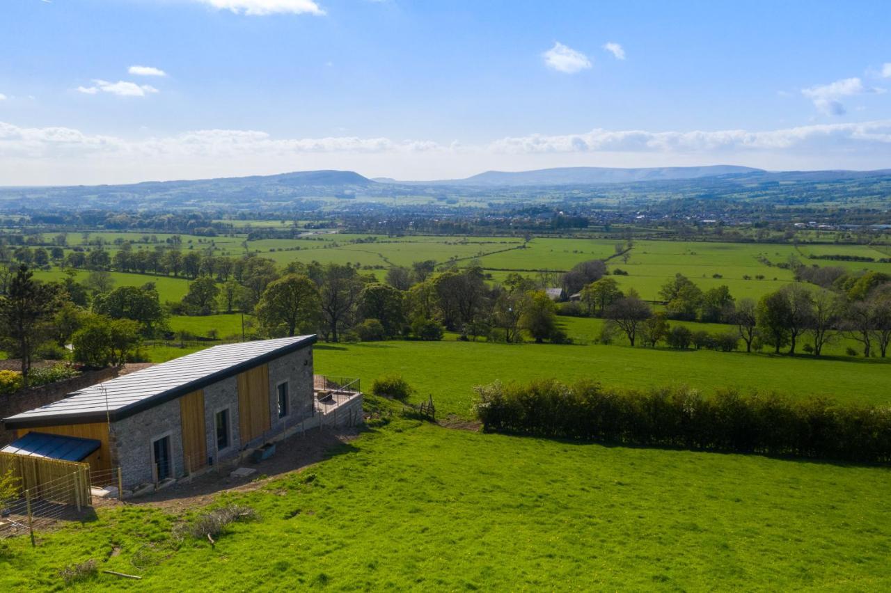 The Chicken Shed At Knowle Top Clitheroe Exterior photo